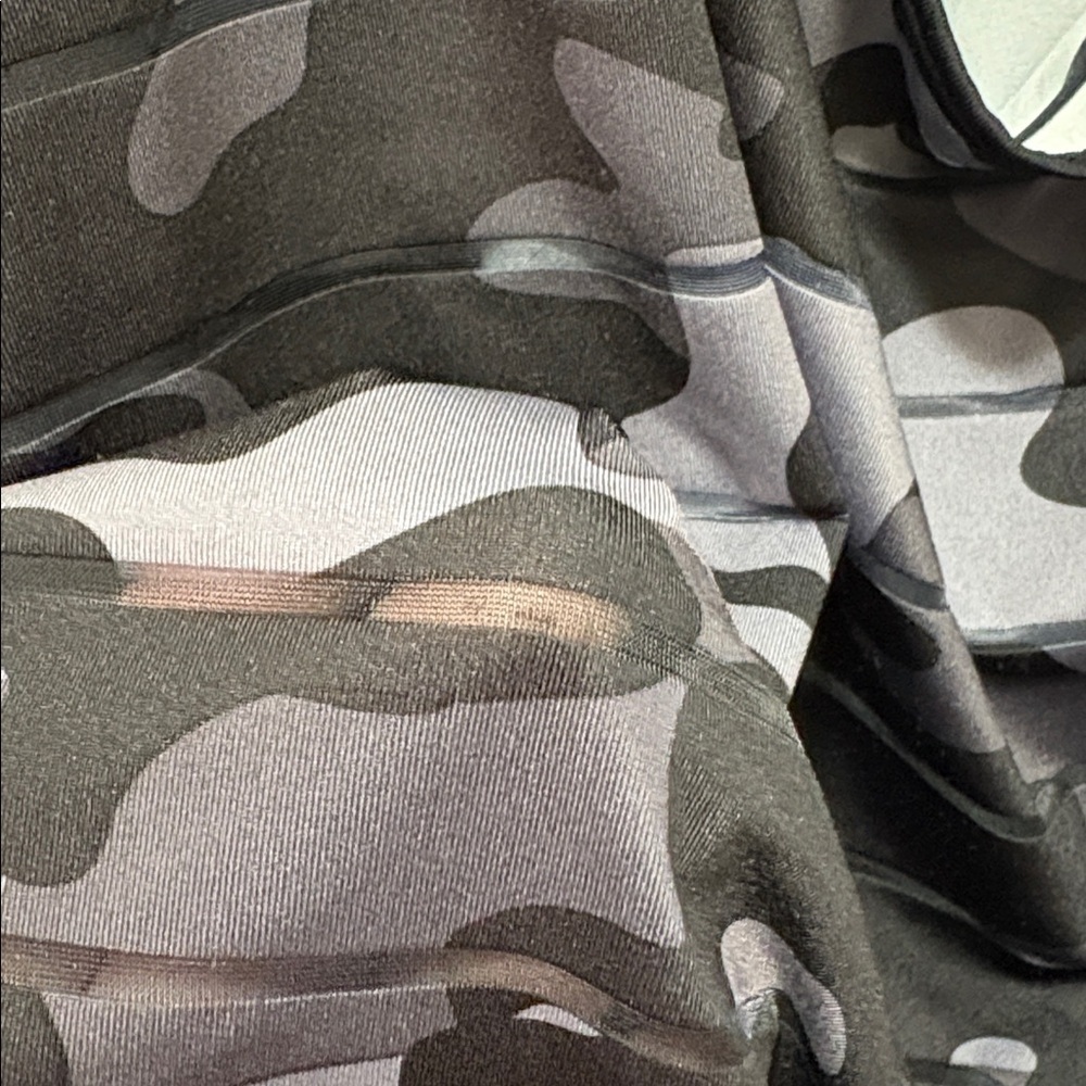 Zyia Active Havana Mesh Tank Top in Black Camo Size M - Picture 7 of 8